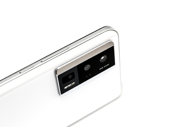 Redmi K60开箱上手！塑料边框质感真不行 